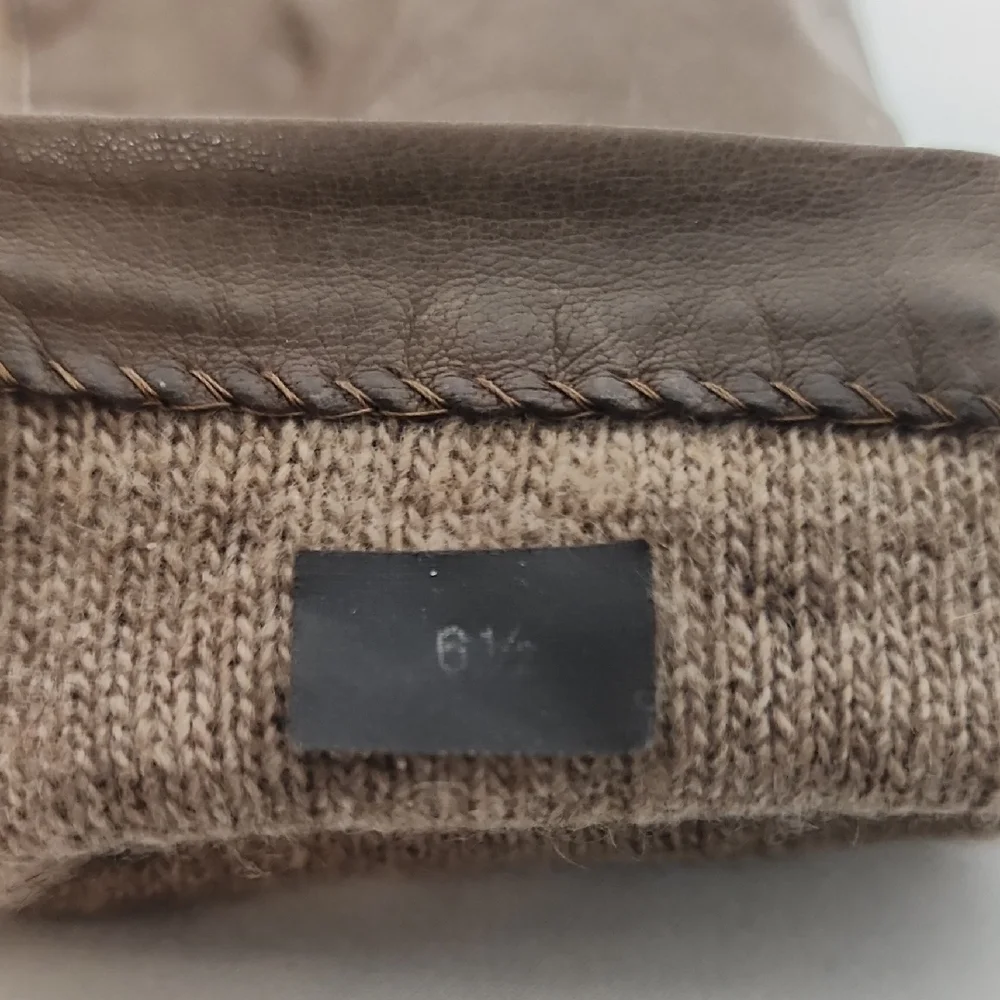 Saks Fifth Avenue Women's Brown Leather Gloves Size 6 1/2